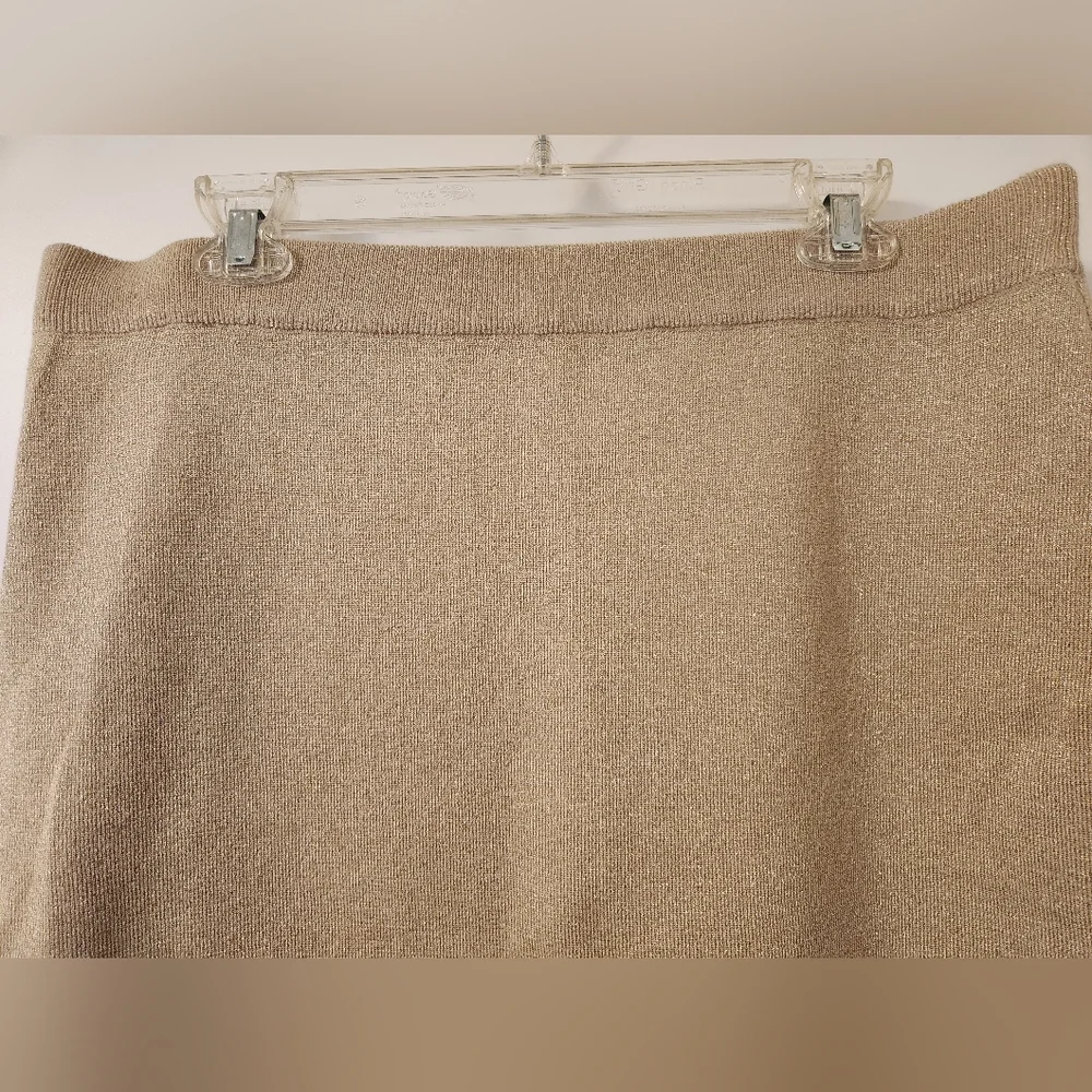 NWOT Jaclyn Smith Shimmery Gold Skirt‎ - Picture 5 of 7